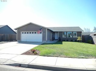 781 Erica Way, Harrisburg, OR 97446