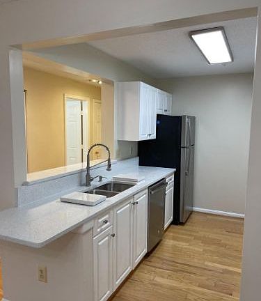 2nd image of 10007 Vanderbilt Cir APT 8
