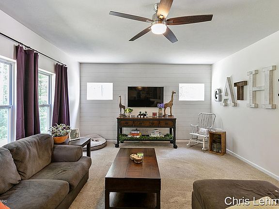 3rd image of 15328 Buck Hollow Dr NE