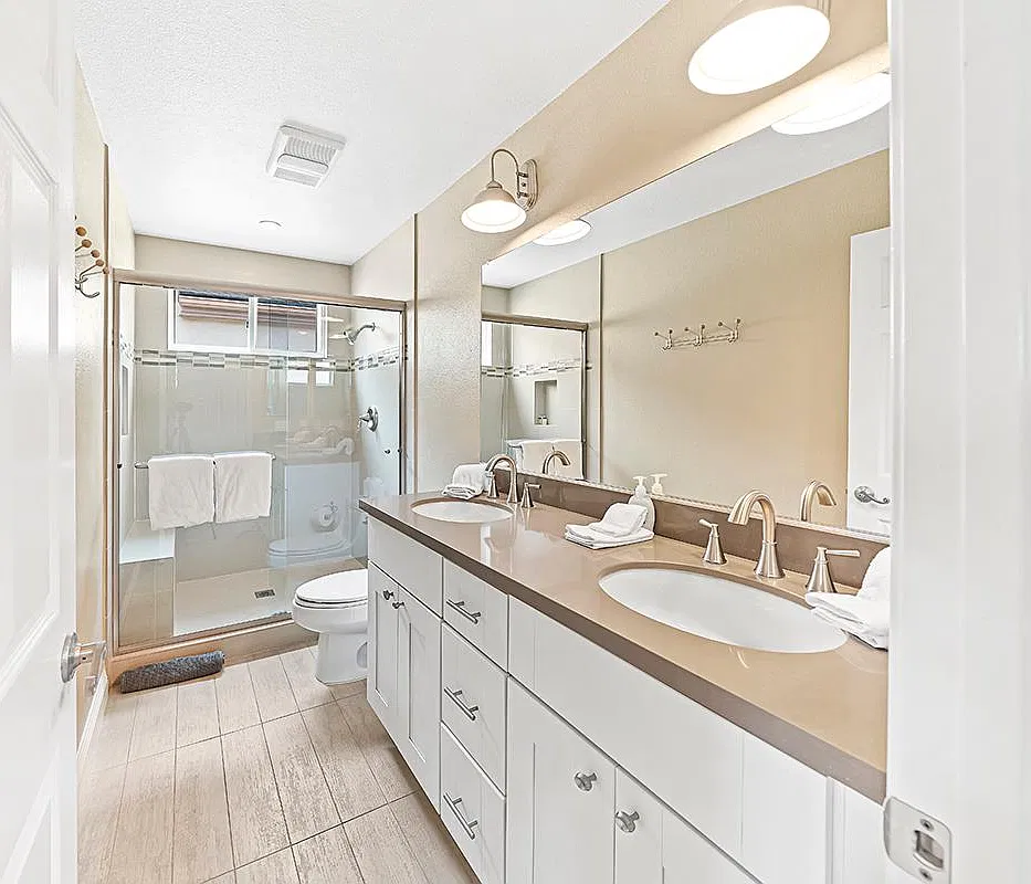 4 bed, 3.5 bath, 2550 sqft, $9,500 — Photo 3
