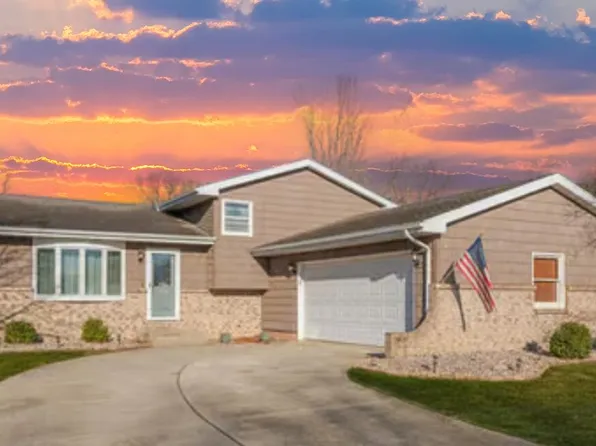 104 Olive Ct, Hebron, IN 46341