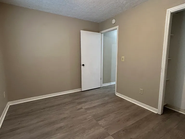 125 Oakwood Dr — Photo 11