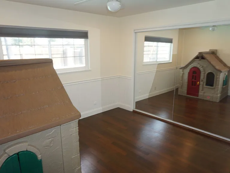 1047 E Tularosa Ave — Photo 9