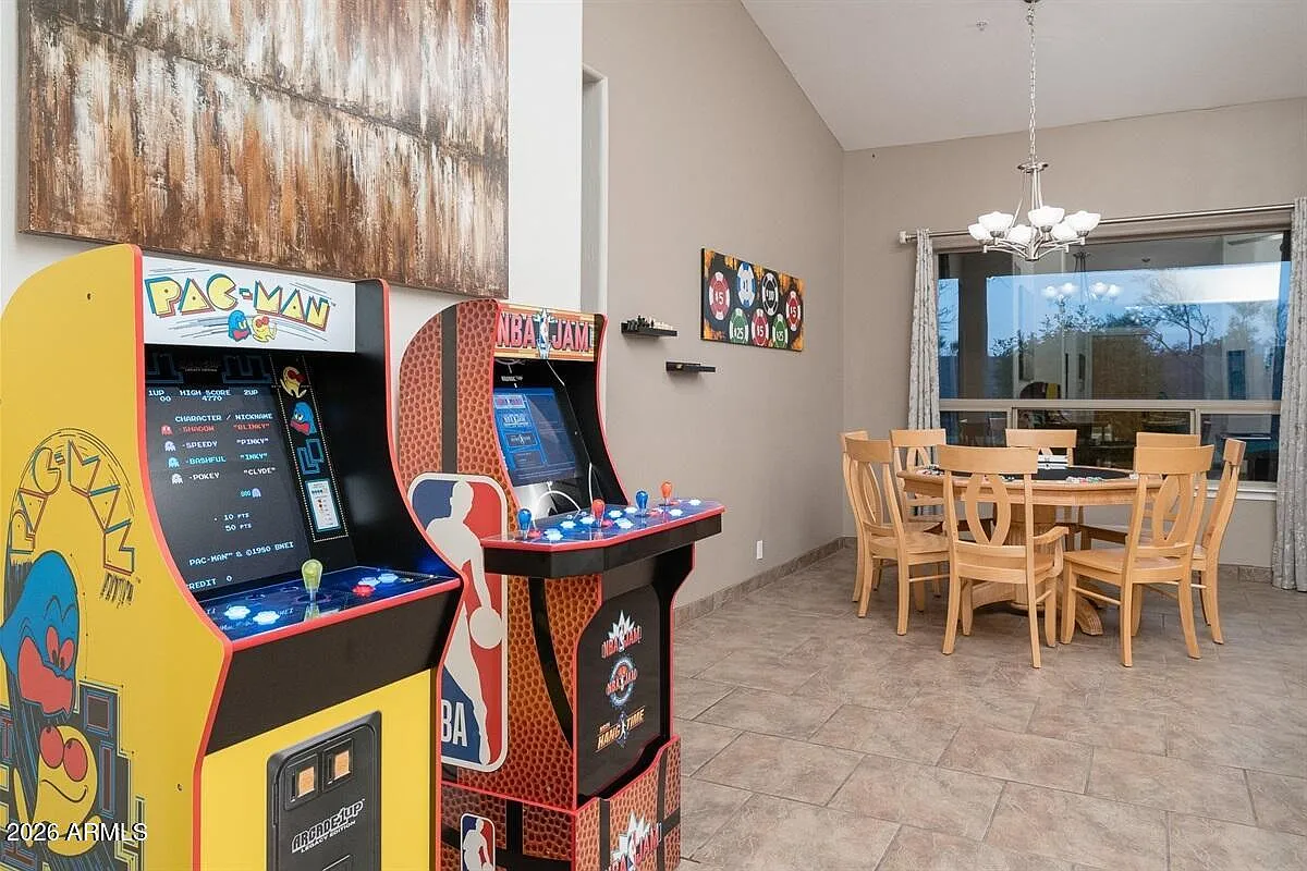 4 bed, 2.0 bath, 2662 sqft, $5,500 — Photo 3
