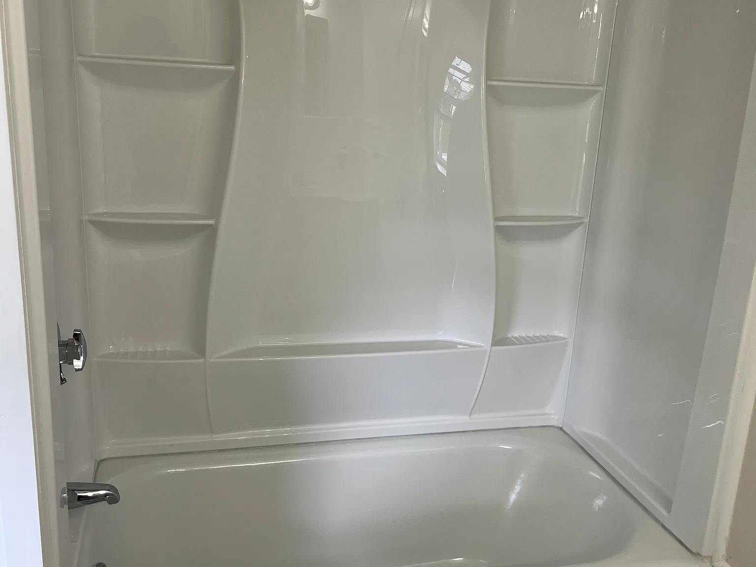 2 bed, $1,800 — Photo 2