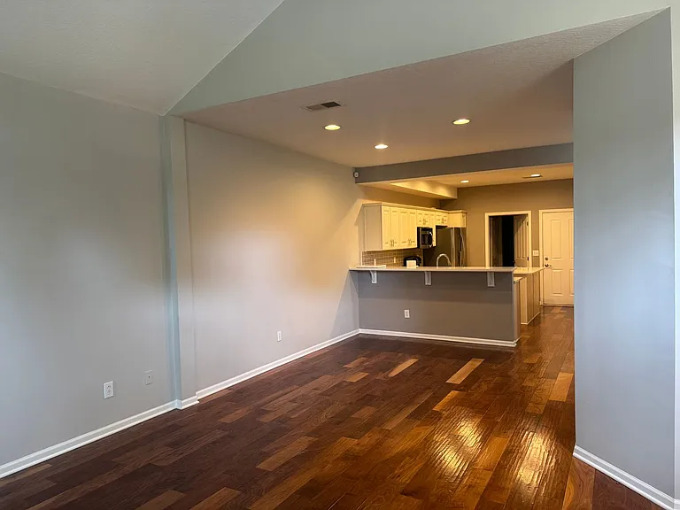 2416 Coltsview Ln — Photo 4