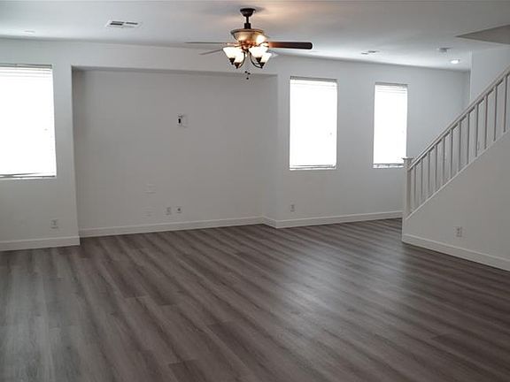 4th image of 494 Newberry Springs Dr