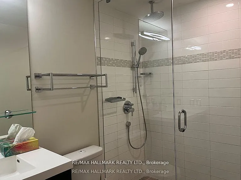 560 Front St W #428 — Photo 9