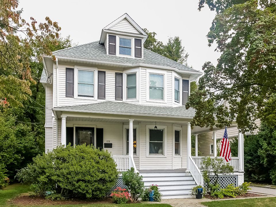 1st image of 439 N Barry Ave