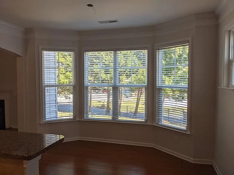 3409 Bidwell Ave — Photo 12