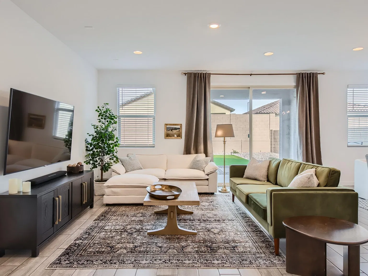 3 bed, 1760 sqft, $2,500 — Photo 3