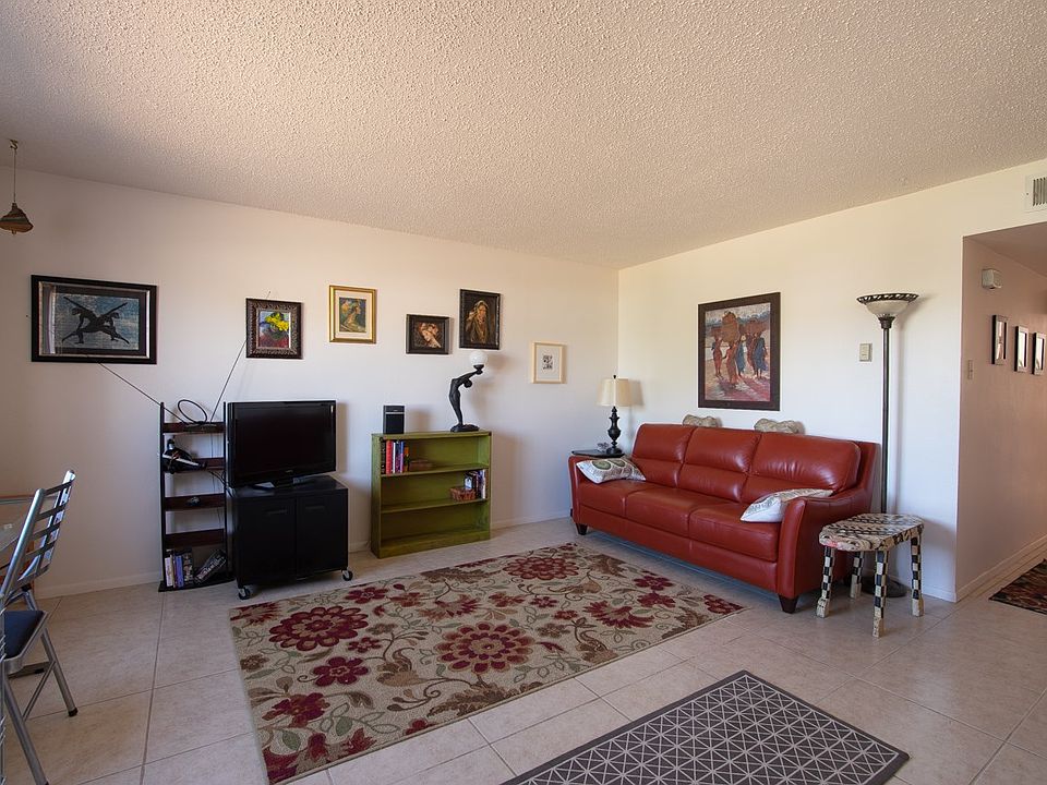 1st image of 1013 Calle Vianson
