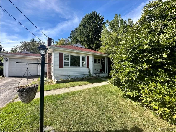 131 Oak St, Batavia, NY 14020