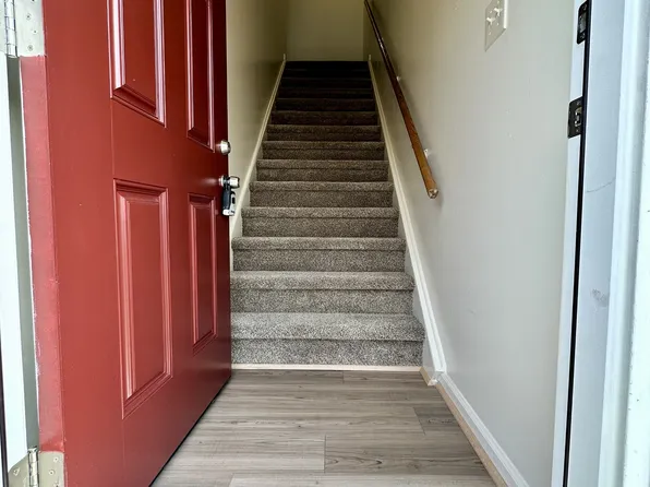 2010 E Pembroke Ave APT B, Hampton, VA 23664