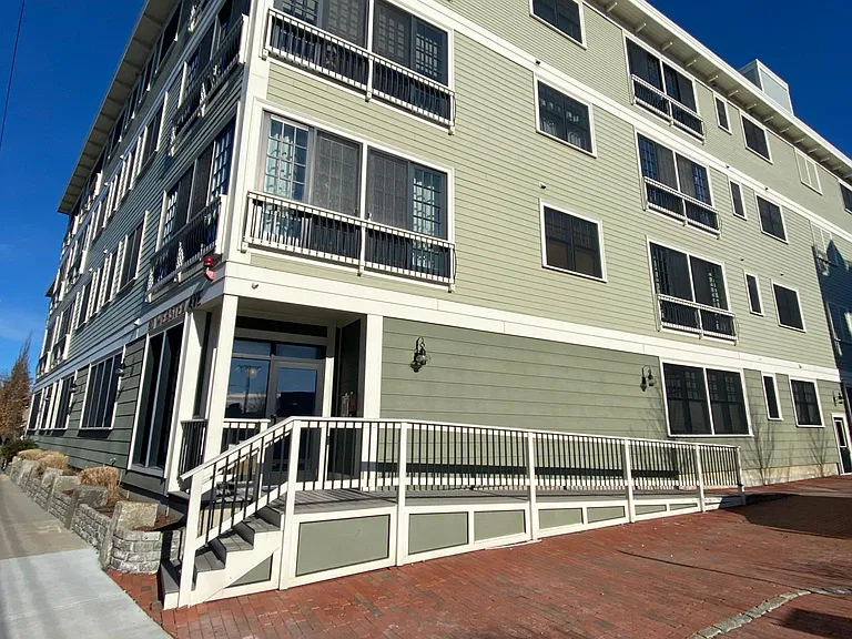 80 Webster Ave #3F — Photo 18