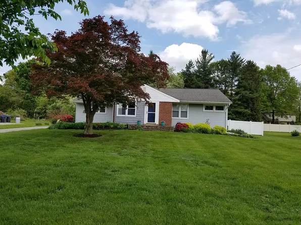 615 W Walnut St, North Wales, PA 19454