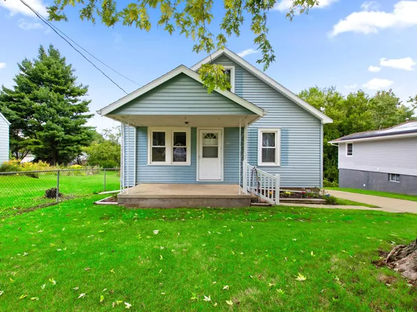 581 Roosevelt St, Creve Coeur, IL 61610