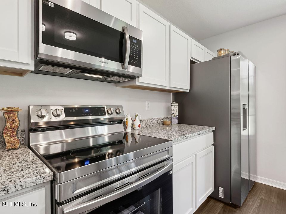 1st image of 2336 JAYSON Avenue