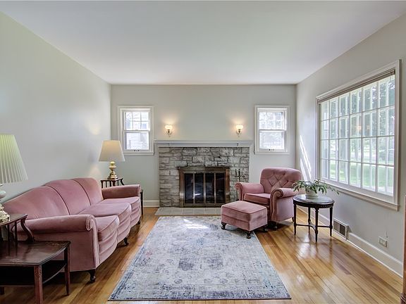 3rd image of 311 Margaret Street