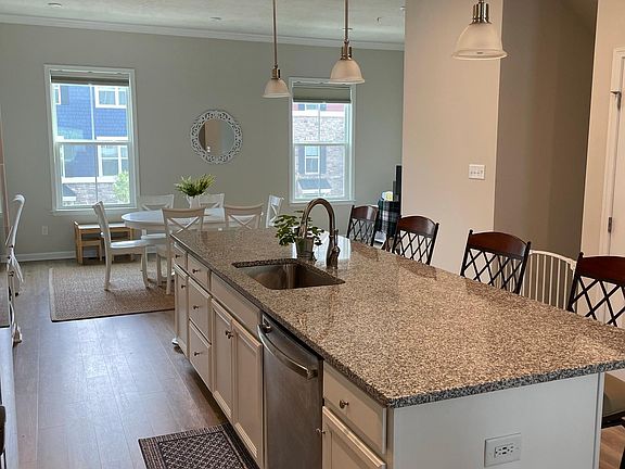 Expansive kitchen