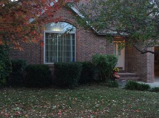 2231 W Winchester St, Springfield, MO 65807