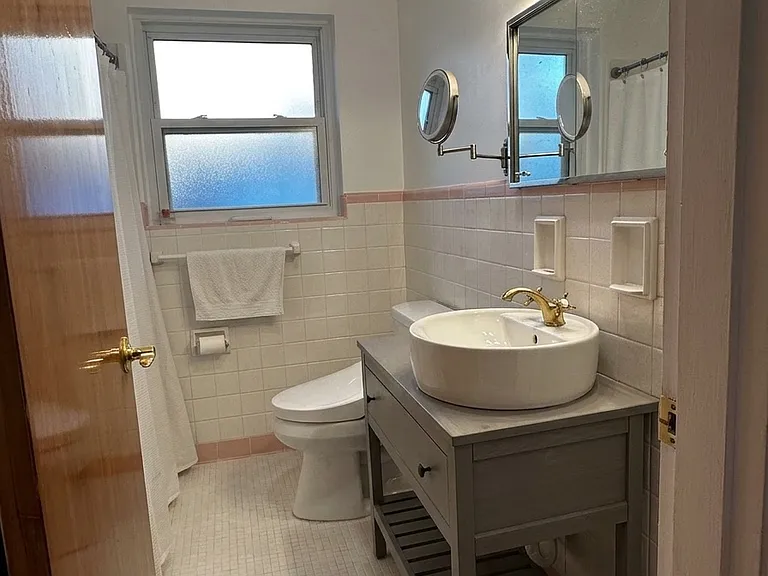 9488 Conklin Ave — Photo 3