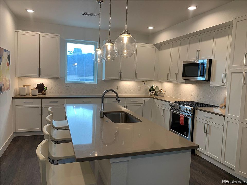 1st image of 6810 E Lowry Blvd