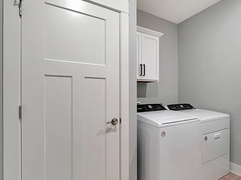 8606 Highview Cir — Photo 15