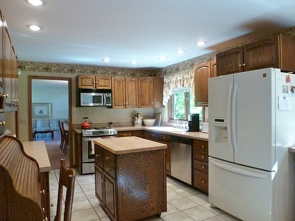 3rd image of 3031 E Lois Ave