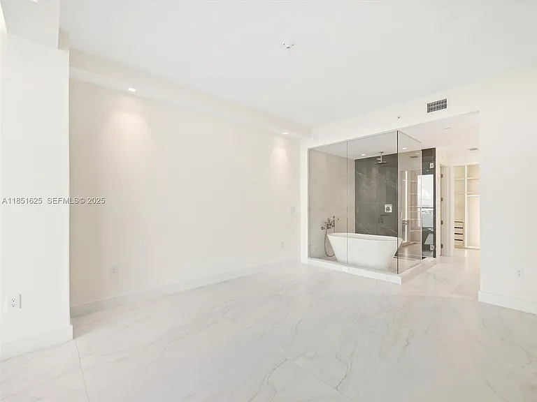 700 NE 24th St #4305 — Photo 11