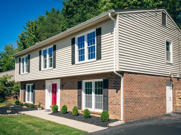 5834 Merriman Rd, Roanoke, VA 24018