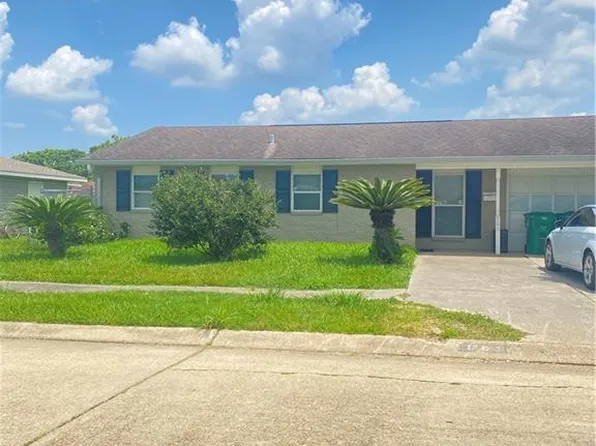 561 Grovewood Dr, Gretna, LA 70056