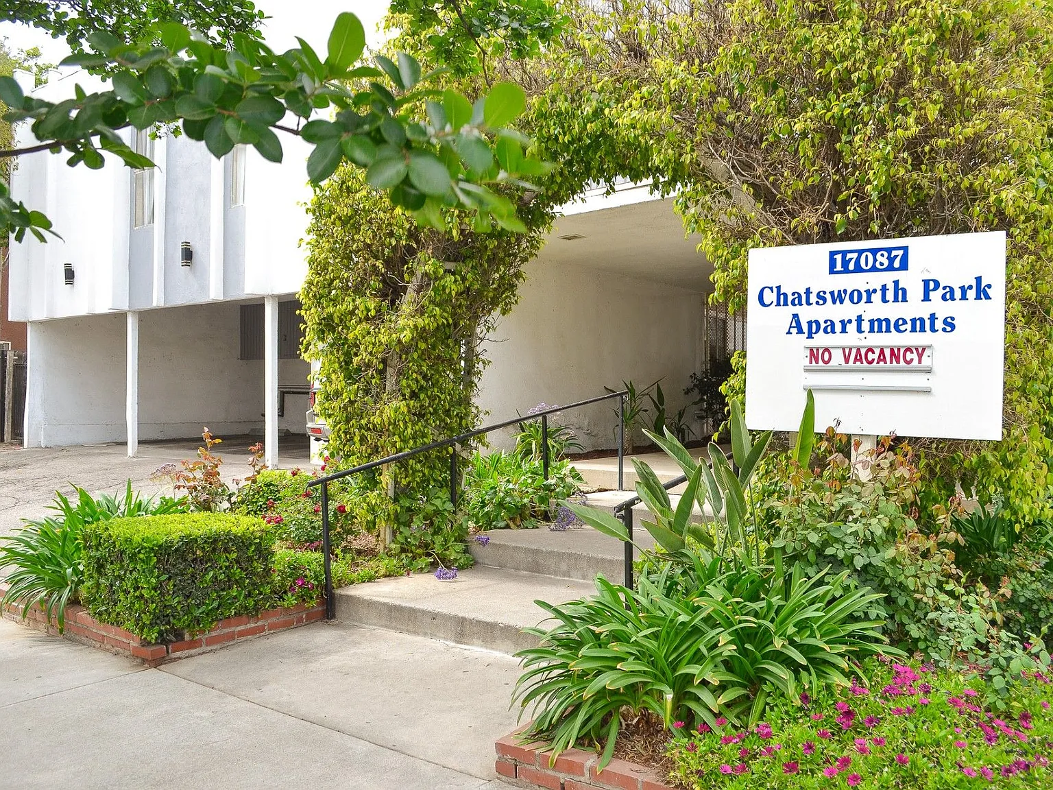 17087 Chatsworth Street — Photo 3