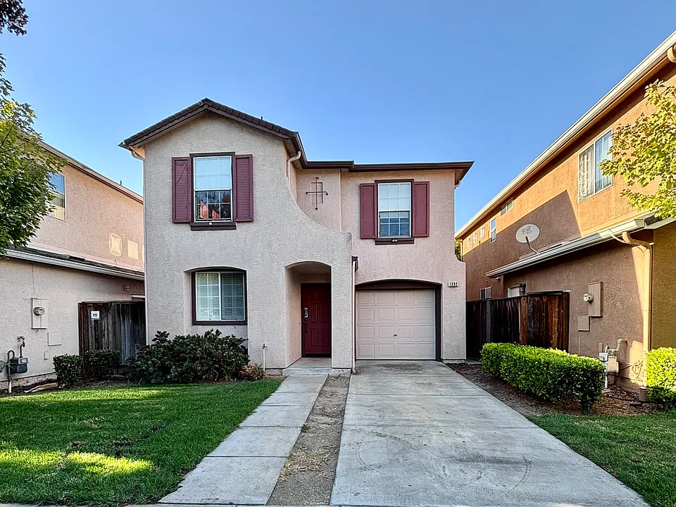 1392 Firestone Loop
