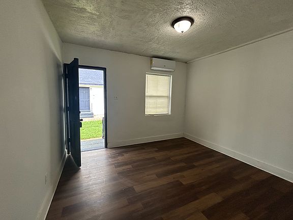 5th image of 614 1st St S #B