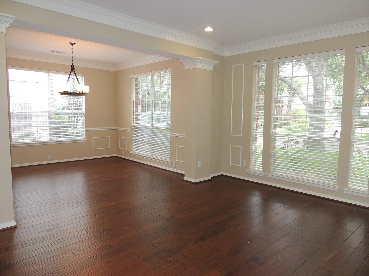 4 bed, 3.5 bath, 3251 sqft, $3,980 — Photo 2