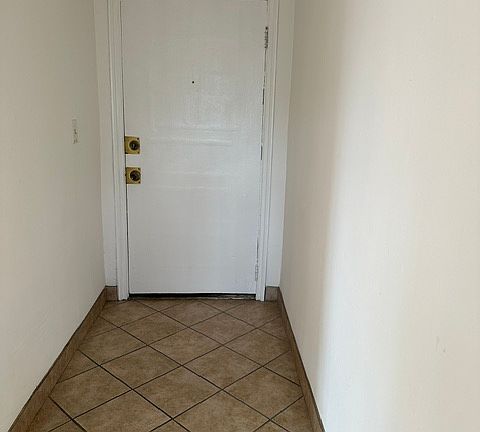 5th image of 1762 Tamarind Ave APT 204