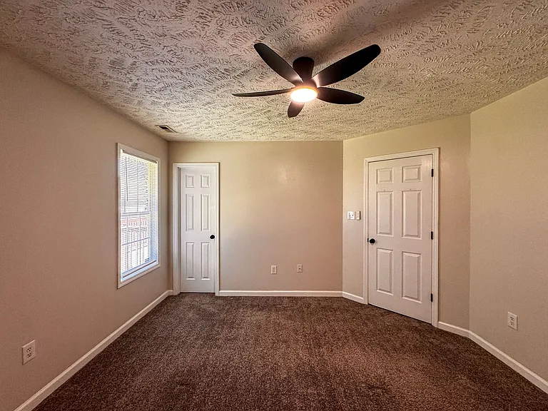 197 Brandywood Ct — Photo 9
