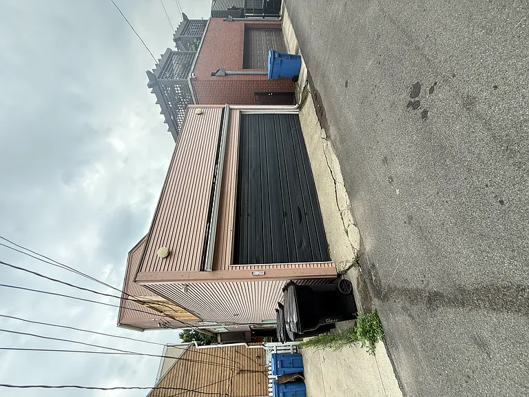 2016 W Charleston Ave #1R — Photo 14