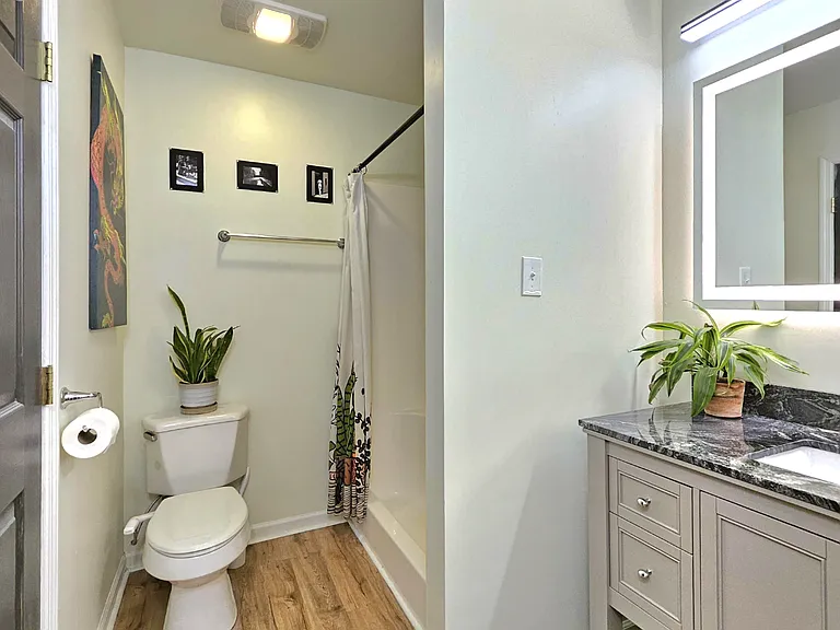 306 Avenue B — Photo 11
