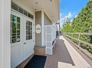 402 Main St #2B, Armonk, NY 10504
