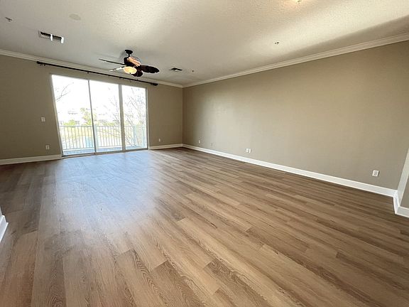 3rd image of 4462 Ellipse Dr