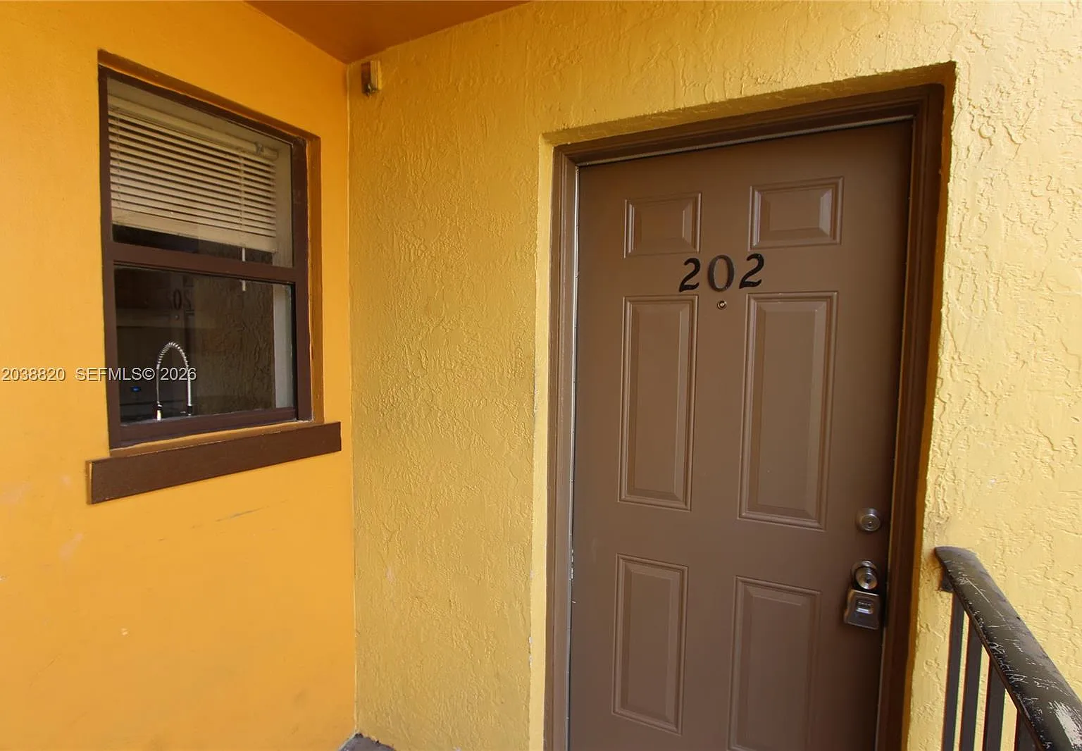Soleil Lake Condo — Photo 4
