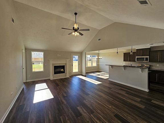 3rd image of 3084 Easton Drive