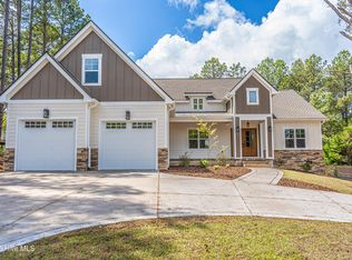 2 Starlit Ln, Pinehurst, NC 28374