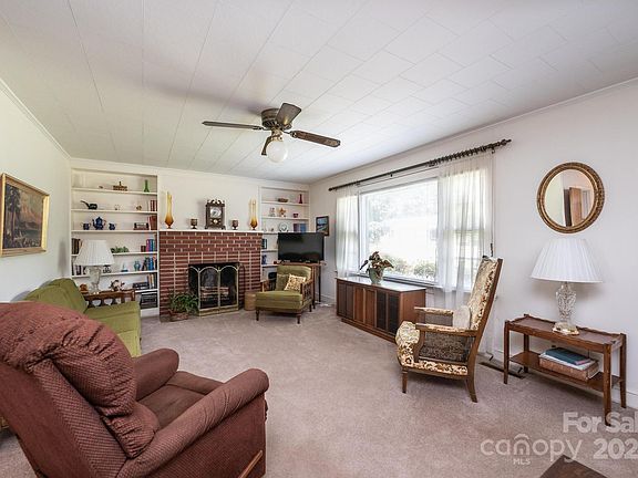 4th image of 501 Kincaid St
