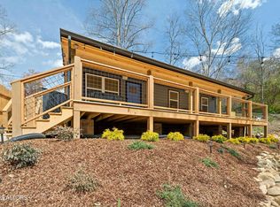 371 Indian Knob Cir, Pigeon Forge, TN 37863