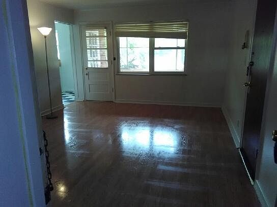 3rd image of 2216 Kenwood Blvd APT 1
