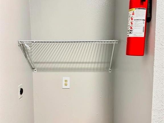 4th image of 6928 Hirsch Rd #6930