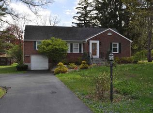 2232 Rosendale Rd, Niskayuna, NY 12309